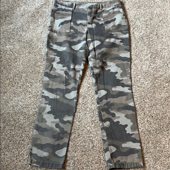 GAP Pants - Gap Camo Pant